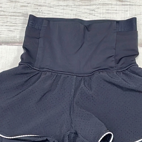 Lululemon Athletica Mini Shorts Black Size 6 - Picture 3 of 11
